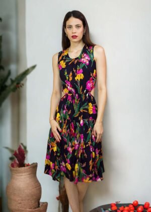 Vestido cut out manga sisa escote redondo