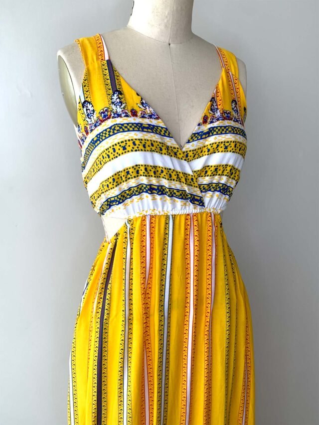 Vestido cut out con guarda estampada - Imagen 8