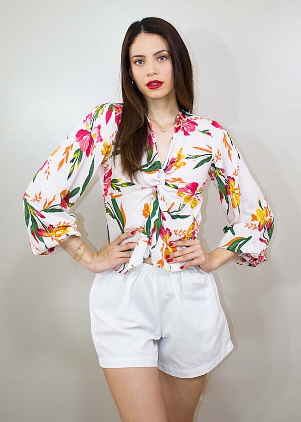 Blusa floral entorchada