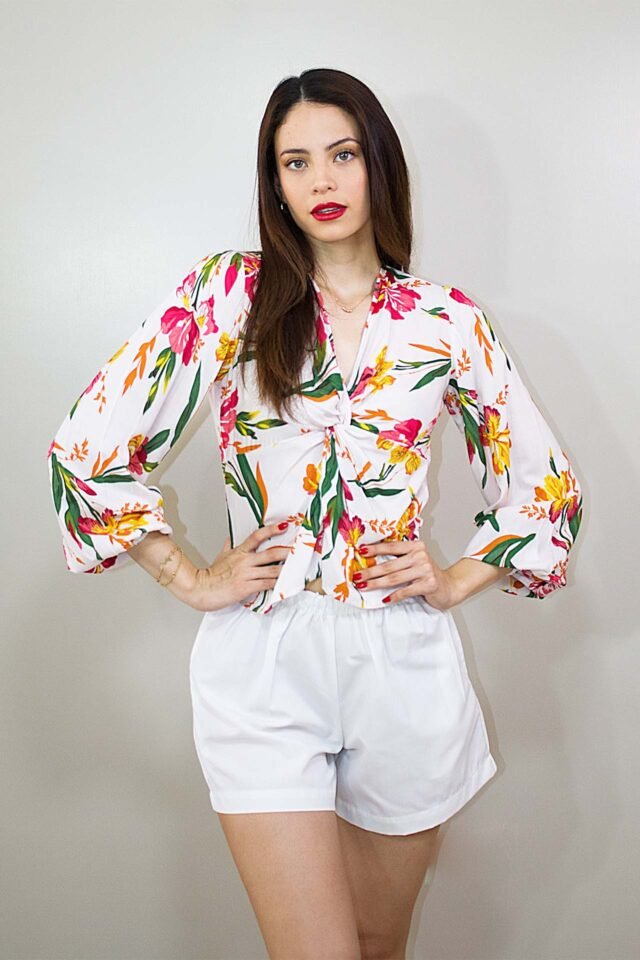 Blusa floral entorchada